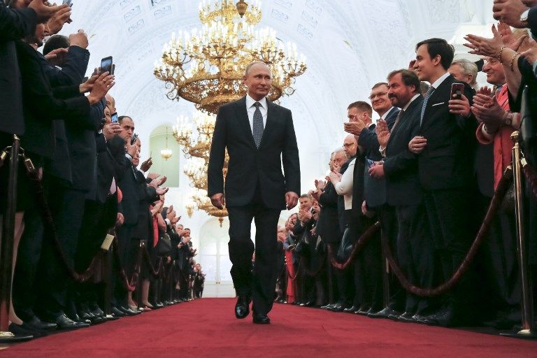 Gaya Vladimir Putin Tiba di Kremlin untuk Dilantik Jadi Presiden Rusia - Bagian 2