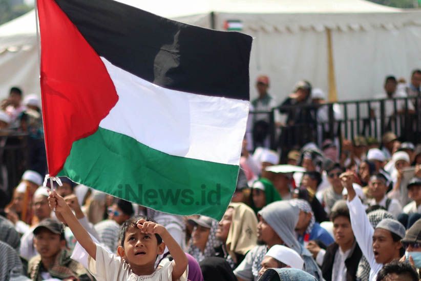 Aksi Ribuan Massa Bela Palestina Tolak Pemindahan Kedubes AS ke Yerusalem - Bagian 6