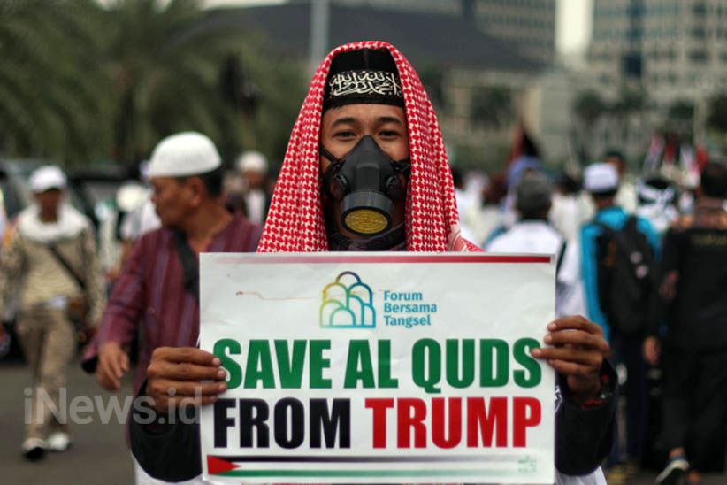 Aksi Ribuan Massa Bela Palestina Tolak Pemindahan Kedubes AS ke Yerusalem - Bagian 3