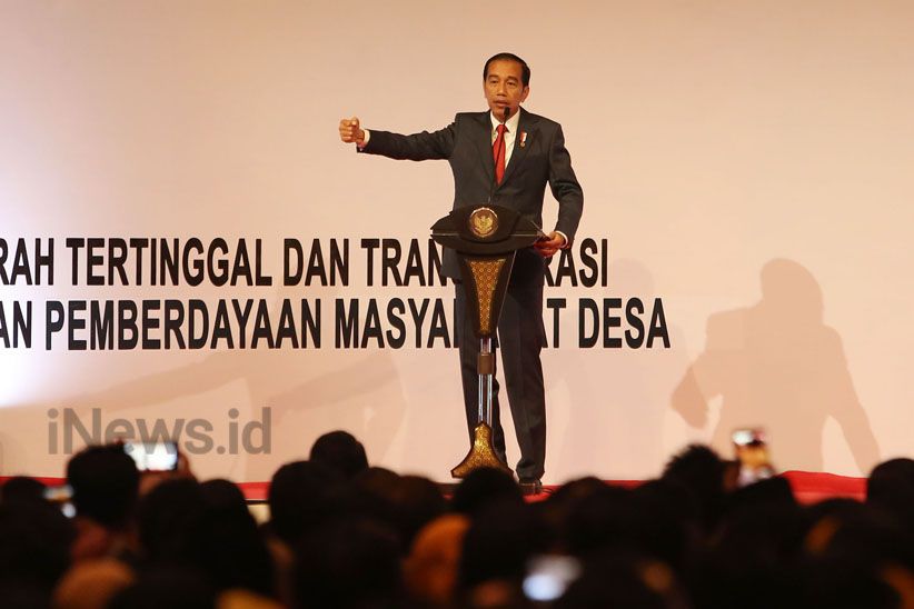 Jokowi Ajak Peserta Rakornas Desa Doakan Korban Teror Bom Surabaya - Bagian 1