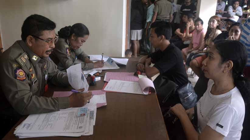 Antisipasi Teror di Bali, Warga Pendatang Terjaring Razia Kependudukan - Bagian 1