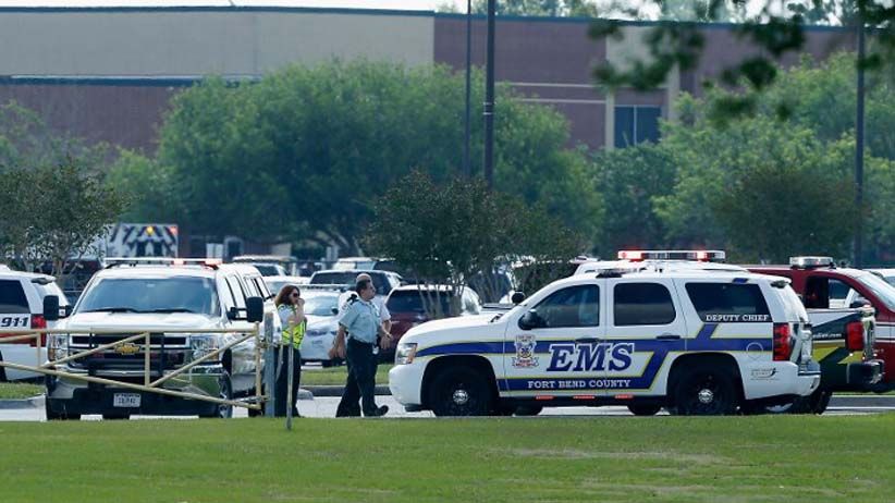 Foto-Foto Penembakan Brutal di Sekolah Texas, 10 Orang Tewas - Bagian 1