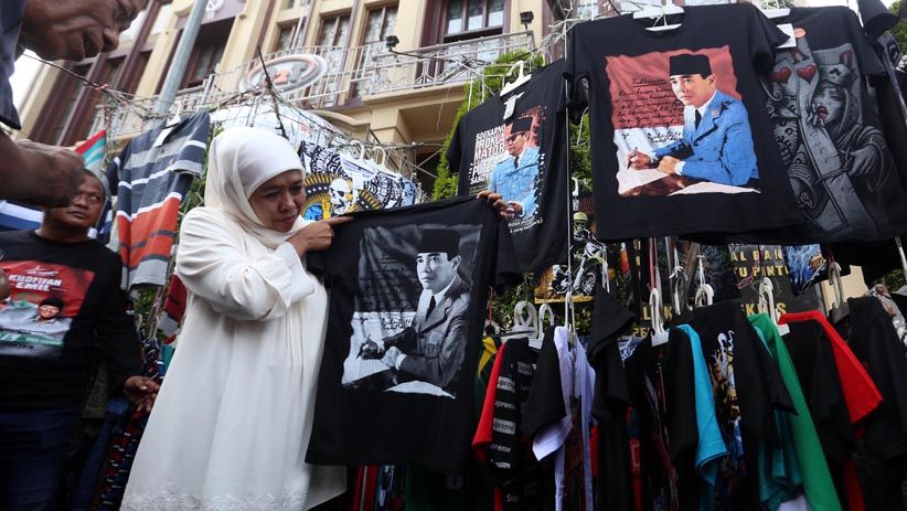 Khofifah Berdialog dengan Pedagang Pasar Kaget Tugu Pahlawan Surabaya - Bagian 1