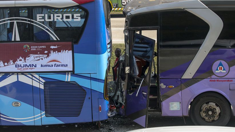 Bus Rombongan Mudik BUMN Terlibat Tabrakan Beruntun di Tol Cipali - Bagian 8