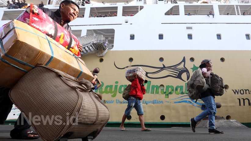Ribuan Pemudik dari Balikpapan Tiba di Pelabuhan Tanjung Perak Surabaya - Bagian 4