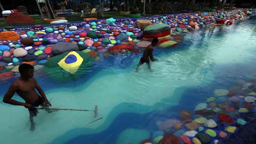 Batu-Batu Cikao Water Park Dihiasi Bendera Peserta Piala Dunia 2018 - Bagian 3