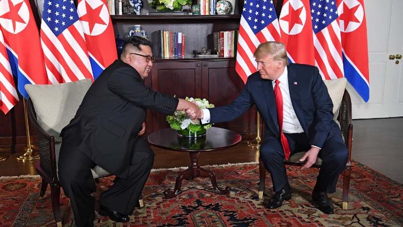 Momen Akrab 48 Menit Pertemuan Donald Trump dan Kim Jong Un - Bagian 8