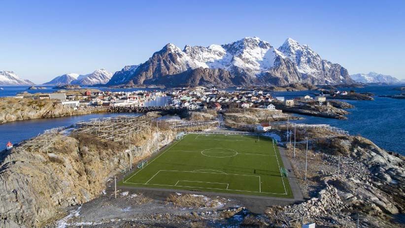 Foto-Foto Lapangan Sepak Bola Terunik dan Terindah di Dunia - Bagian 3