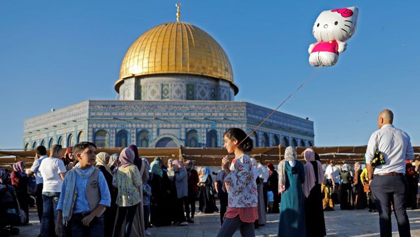 Ribuan Warga Palestina Rayakan Idul Fitri di Masjid Al-Aqsa - Bagian 1