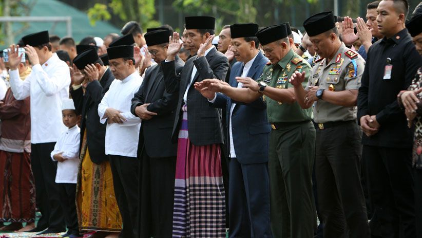 Presiden Jokowi bersama Ribuan Jamaah Salat Id di Kebun Raya Bogor - Bagian 1