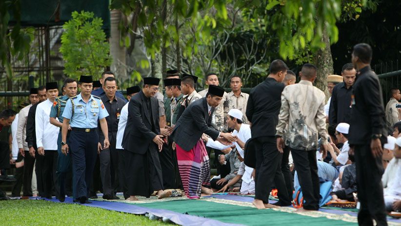 Presiden Jokowi bersama Ribuan Jamaah Salat Id di Kebun Raya Bogor - Bagian 4