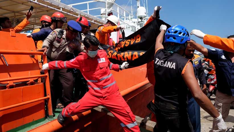 Tim SAR Temukan Korban Tenggelam KM Arista, Total Tewas 17 Orang  - Bagian 1