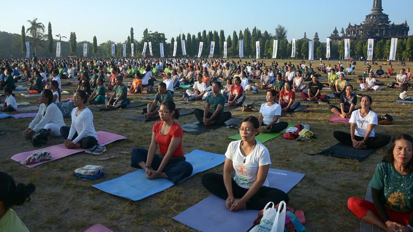 1.200 Orang Hadiri Peringatan Hari Yoga Internasional - Bagian 1