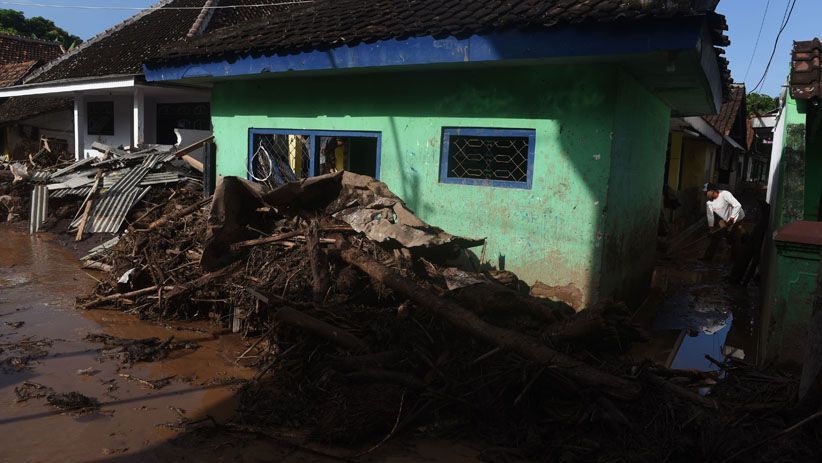 Foto-Foto Dampak Banjir Bandang di Banyuwangi, Ratusan Rumah Rusak - Bagian 8