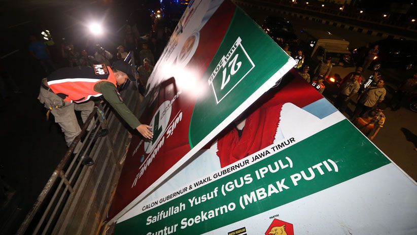 Memasuki Masa Tenang Pilgub Jatim, KPU Bersihkan Alat Peraga Kampanye  - Bagian 5