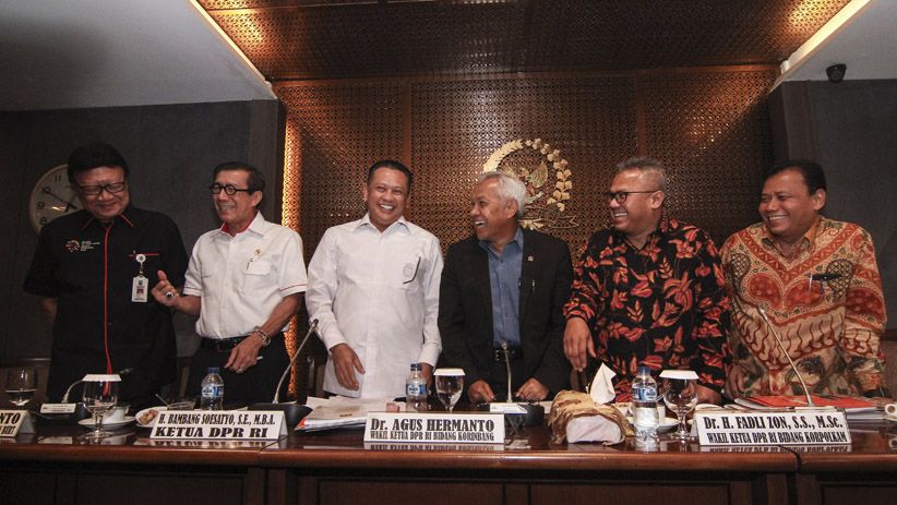 Pemerintah, DPR dan KPU Gelar Pertemuan Bahas PKPU Caleg - Bagian 1