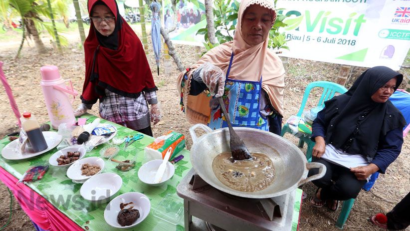 Kelompok Perempuan Dumai Tanam dan Olah Jahe Merah di Lahan Gambut - Bagian 8