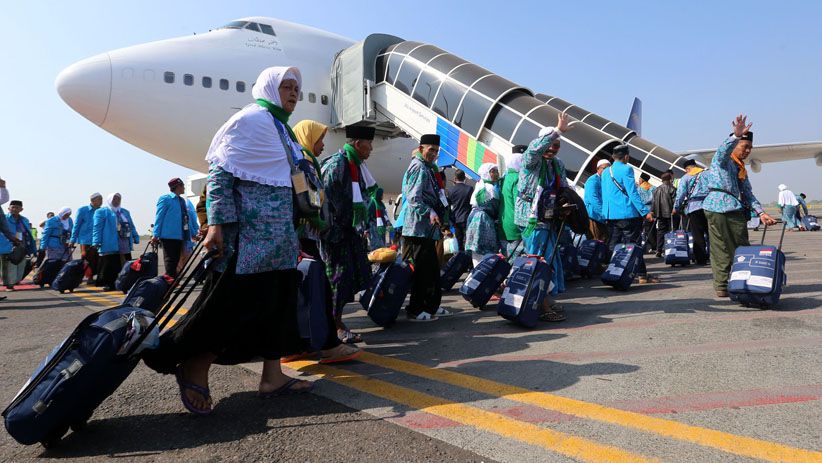 Kloter Pertama Jamaah Calon Haji Embarkasi Surabaya Berangkat ke Tanah Suci - Bagian 1