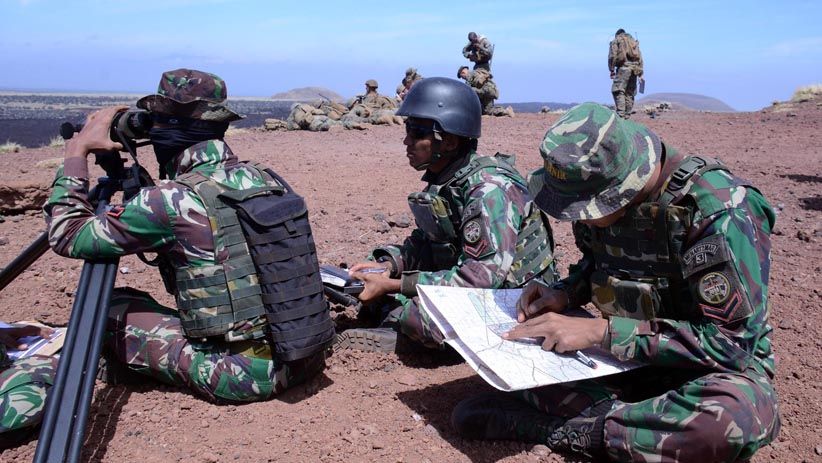 Sejarah, Prajurit Marinir TNI AL Latihan Menembak Meriam Howitzer 105 Mm di Hawaii - Bagian 11
