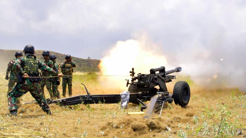 Sejarah, Prajurit Marinir TNI AL Latihan Menembak Meriam Howitzer 105 Mm di Hawaii - Bagian 8
