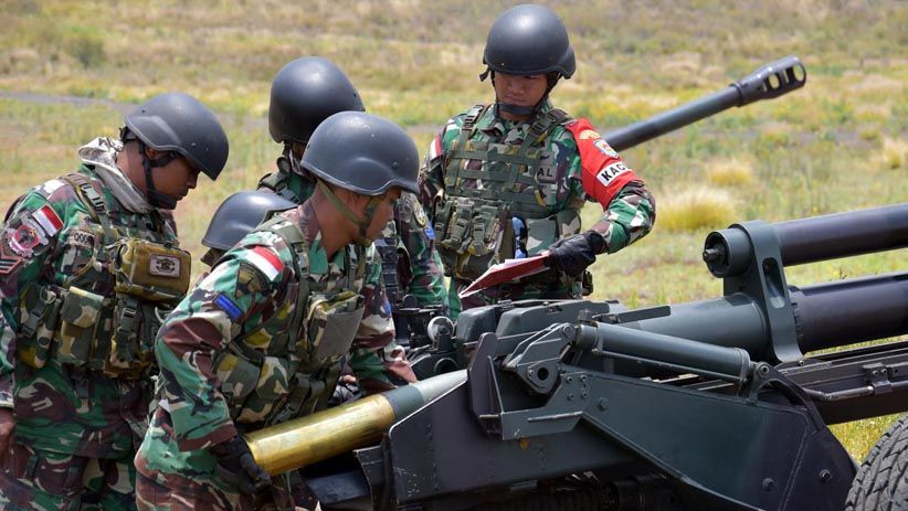 Sejarah, Prajurit Marinir TNI AL Latihan Menembak Meriam Howitzer 105 Mm di Hawaii - Bagian 3