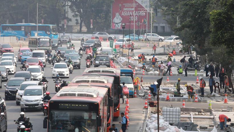 Jelang Asian Games, Pembangunan Pedestrian di Senayan Belum Selesai - Bagian 1