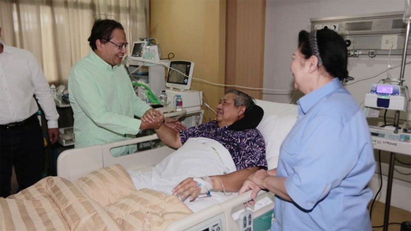 Rizal Ramli Jenguk SBY di RSPAD - Bagian 3