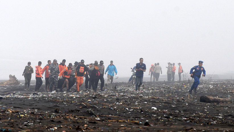 Basarnas Cari Korban Kapal Tenggelam yang Hilang di Jember  - Bagian 1