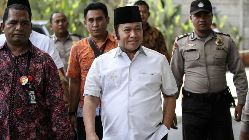 Kena OTT KPK, Bupati Lampung Selatan Zainudin Hasan Tiba di Jakarta - Bagian 2