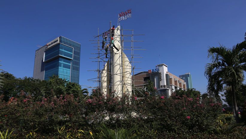 Sambut HUT RI ke-73, Monumen Bambu Runcing Surabaya Mulai Dihias - Bagian 4