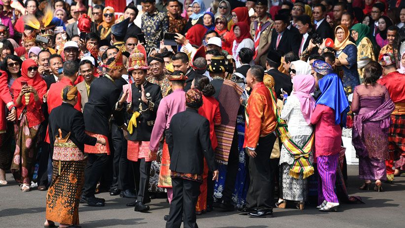 Presiden Jokowi Pakai Baju Adat Aceh Pimpin Upacara HUT ke-73 RI - Bagian 4