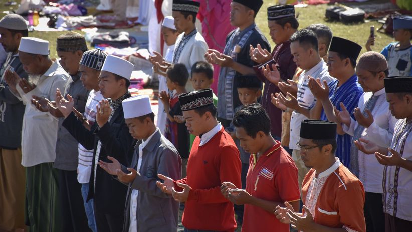 Ribuan Umat Muslim Melaksanakan Salat Sunat Taubat untuk Gempa Lombok - Bagian 2