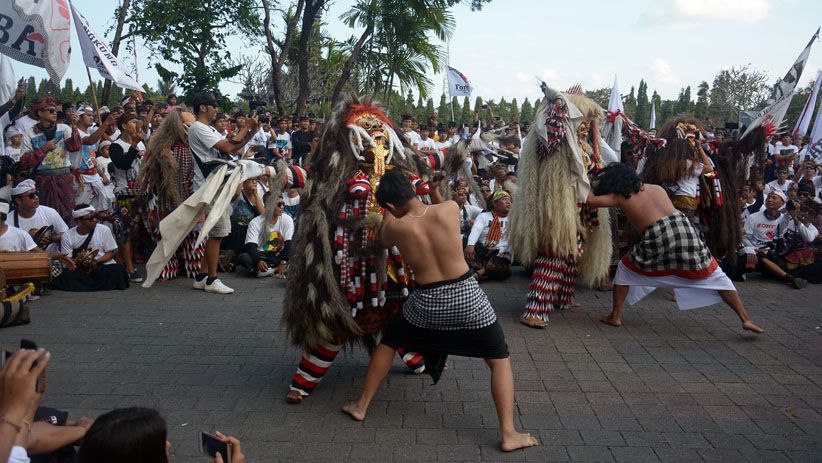 Aksi Seniman Bali Tolak Reklamasi Teluk Benoa - Bagian 1