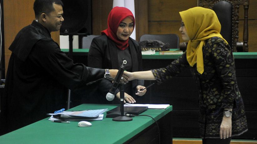 Terbukti Terima Suap, Hakim PN Tangerang Divonis 5 Tahun Penjara - Bagian 1