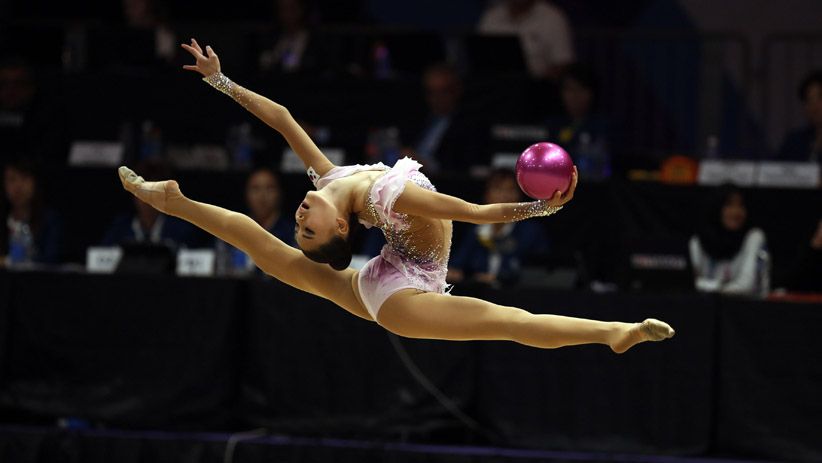 Aksi Atlet Cantik di Final Senam Ritmik Asian Games 2018 - Bagian 2