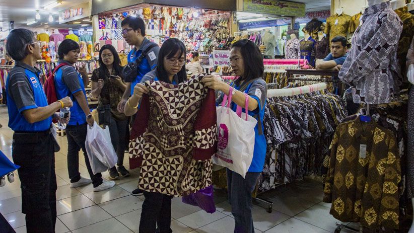 Kontingen Thailand Borong Batik di Thamrin City - Bagian 1