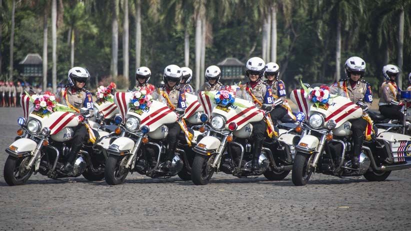 2.000 Pasukan Perempuan Mengikuti Peringatan HUT ke-70 Polwan - Bagian 1