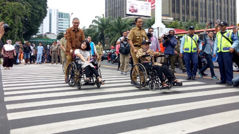 Gubernur Anies Resmikan Jalur Khusus Disabilitas di Halte Transjakarta BI - Bagian 1