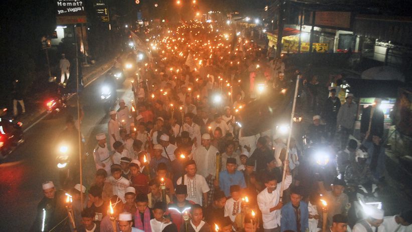 Foto-Foto Pawai Obor Tahun Baru Islam 1440 Hijriah di Berbagai Daerah - Bagian 8