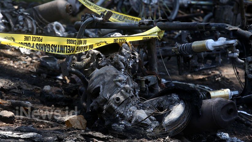 18 Sepeda Motor Pelajar SMKN 6 Surabaya Hangus Terbakar saat Parkir - Bagian 5