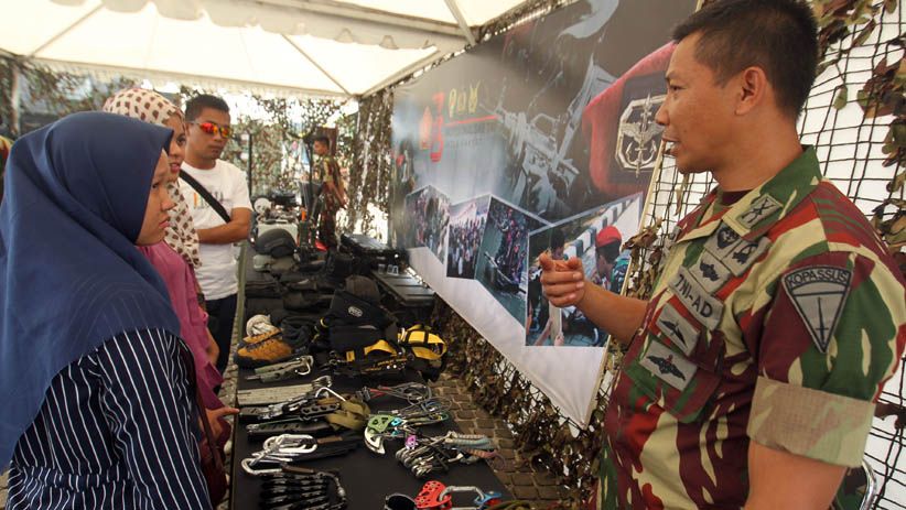 Sambut HUT ke-73, TNI Gelar Pameran Alutsista di Monas - Bagian 7