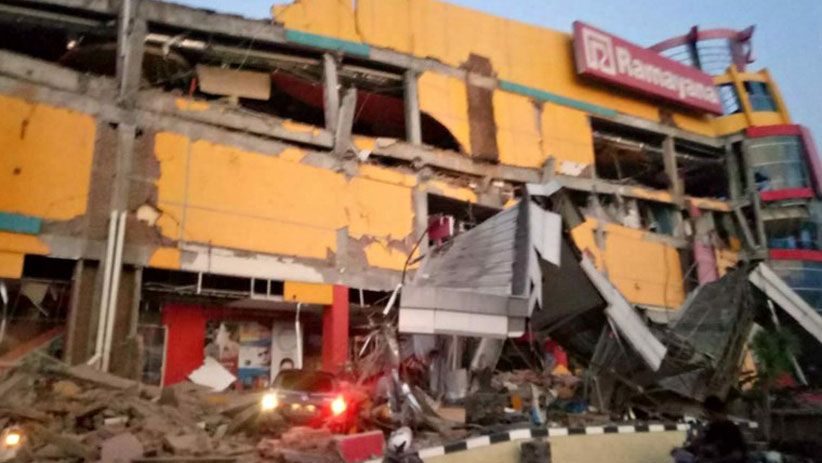 Gempa 7,7 SR Guncang Sulawesi Tengah, Gedung dan Rumah Hancur - Bagian 4