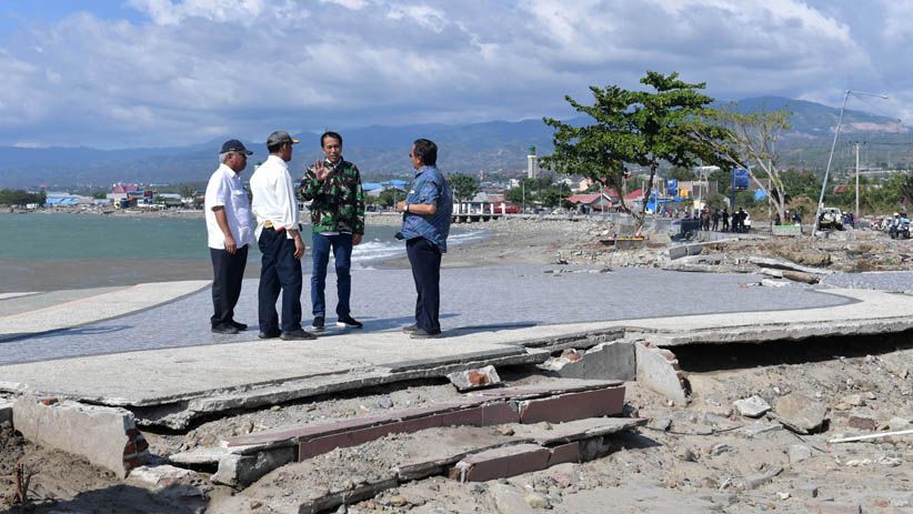 Presiden Jokowi Tinjau Lokasi Gempa Palu - Bagian 4