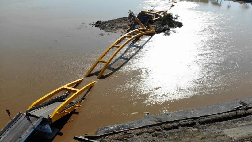 Penampakan dari Udara Jembatan Ponulele Palu Roboh akibat Gempa - Bagian 3