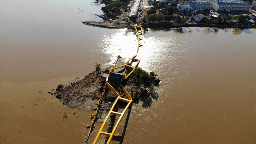 Penampakan dari Udara Jembatan Ponulele Palu Roboh akibat Gempa - Bagian 2