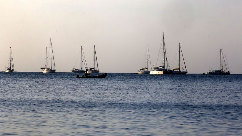 Kapal Layar Peserta Wonderful Sail Indonesia Berlabuh di Pulau Bawean - Bagian 3