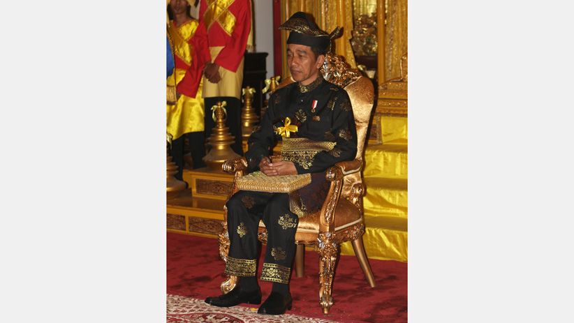 Kesultanan Deli Berikan Gelar Bangsawan Tertinggi kepada Presiden Jokowi - Bagian 4