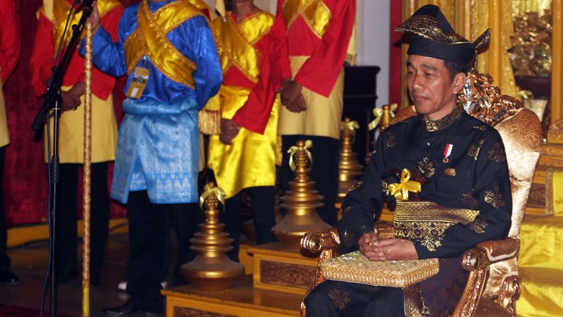 Kesultanan Deli Berikan Gelar Bangsawan Tertinggi kepada Presiden Jokowi - Bagian 1