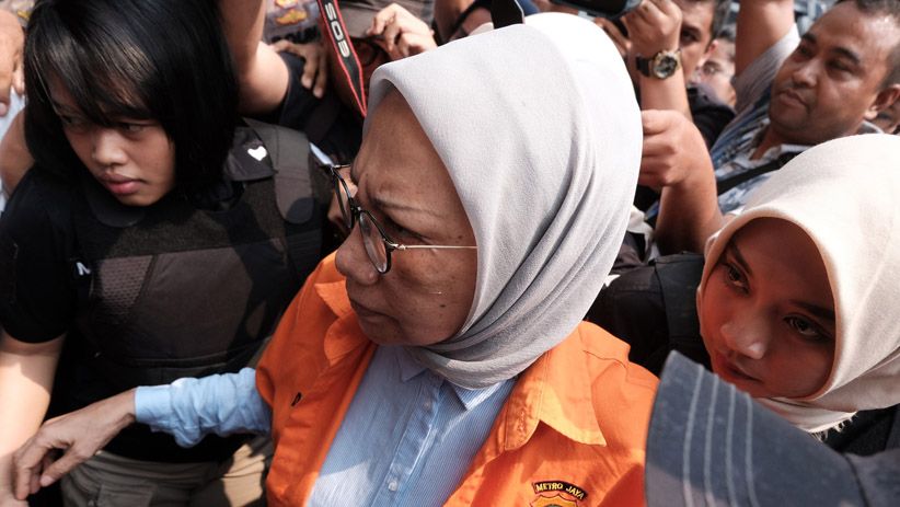 Pakai Rompi Tahanan, Ratna Sarumpaet Jalani Tes Kejiwaan - Bagian 2