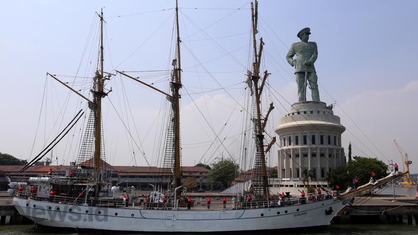Pangkoarmada II Inspeksi Kapal Perang TNI AL - Bagian 5
